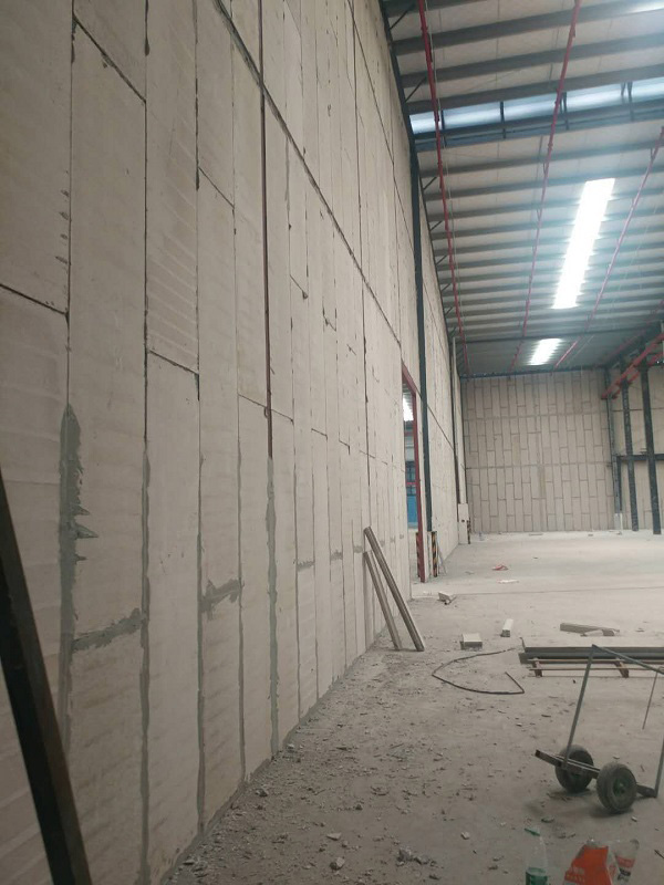 Lightweight composite wall panels