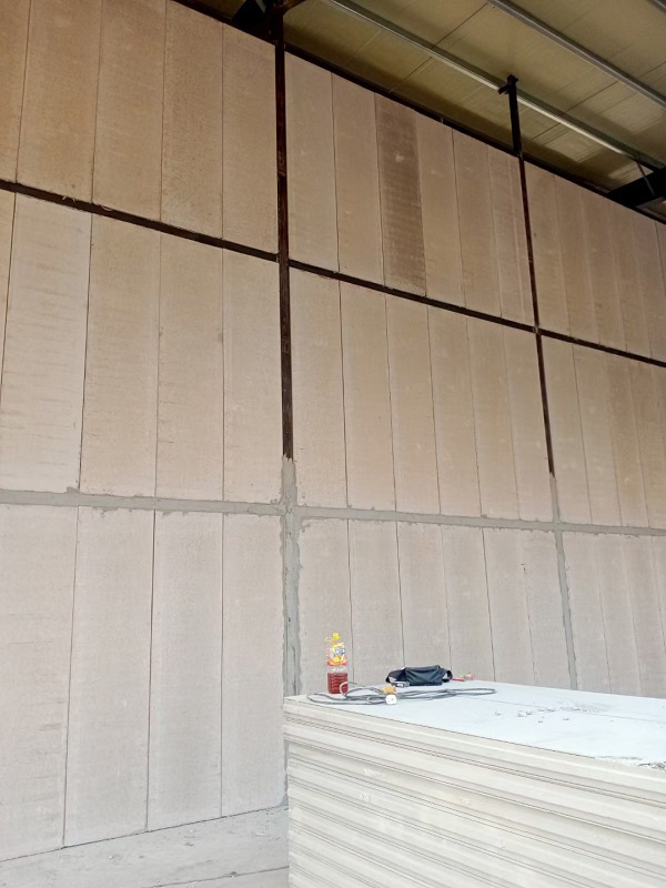 Lightweight composite wall panels